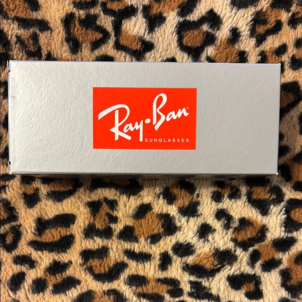 Ray-Ban Aviator Green Sunglasses
 NEW IN BOX.
Never worn.